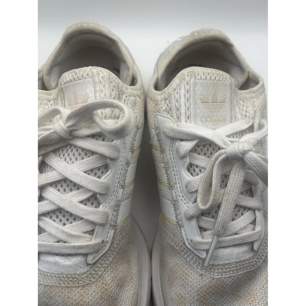 adidas Swiftrun Women's Athletic Sneakers White/Gold Size 7.5‎ Excellent